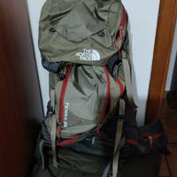 Zaino north face terra 65 piu attrezzatura camping