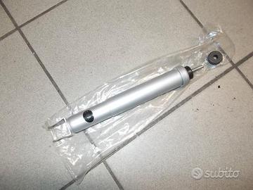 Lambretta 50 125 : ammortizzatore pedale ganci