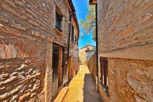 CASA SEMINDIPENDENTE A FOSSATO DI VICO