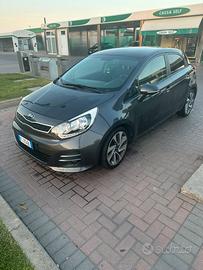Kia Rio 1.4 CRDi 90 CV (2016) - retrocamera