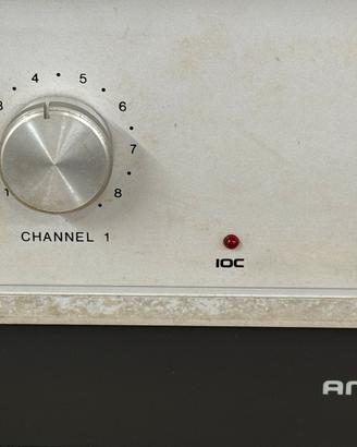 Amcron/Crown DC300A Amplifiicatore