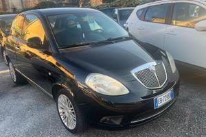 Lancia Ypsilon 1.3 MJT 75 CV Platino* ok neopatent