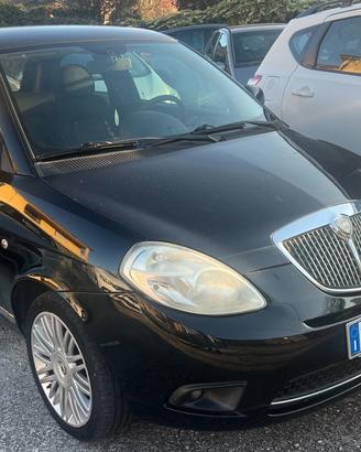 Lancia Ypsilon 1.3 MJT 75 CV Platino* ok neopatent
