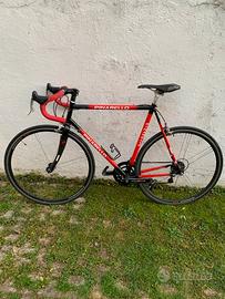 Bicicletta Pinarello da corsa