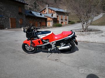 Kawasaki gpz 600 r