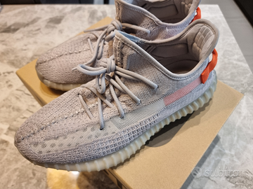 Yeezy 350 v2 Tail light