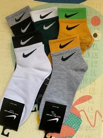 Calze nike di diversi colori