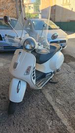 Vespa 300 gts