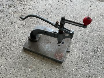 Taglia  piastrelle