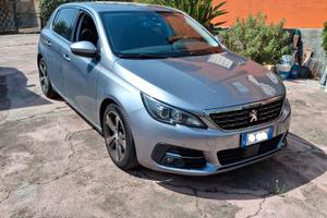 Autoveicolo per trasporto persone