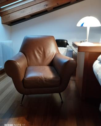 Poltrona in pelle tipo Frau