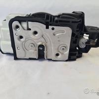 31440390 serratura anteriore destra Volvo V40