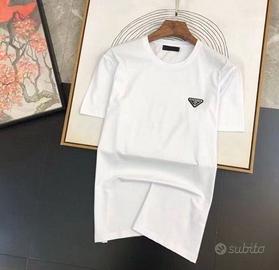 T-shirt prada
