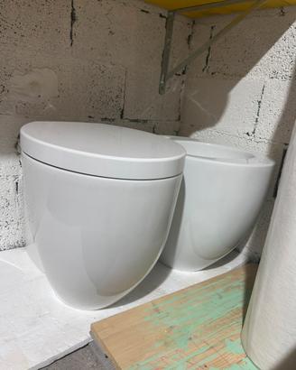 Coppia sanitari nuovi