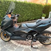 T Max 560 Tech Max 07/2023 1800km!!