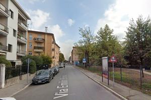 Stanza singola a Vedano con balcone libera ora