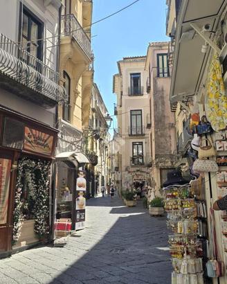 2 LOCALI A SALERNO