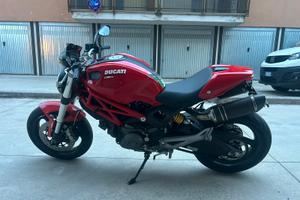 Ducati Monster 696 2009