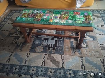 tavolino  in legno da salotto