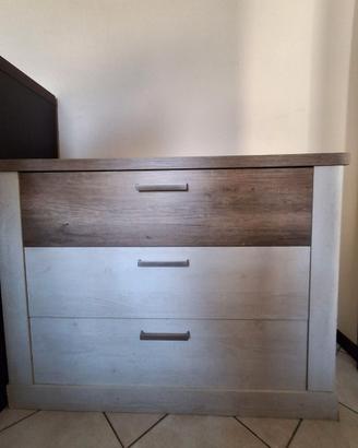 CASSETTIERA IKEA CON DUE QUADRI !