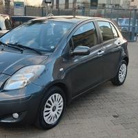 Toyota Yaris 1.0 5 porte benzina da vetrina