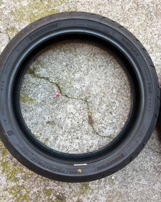 Coppia di pneumatici Bridgestone Battlax Sport T32