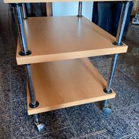 carrellino a tre ripiani.