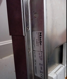 Lavastoviglie MIELE sottopiano G4932