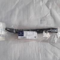 Mercedes classe A slitta fissaggio paraurti poster