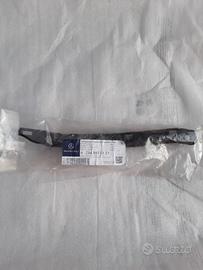 Mercedes classe A slitta fissaggio paraurti poster