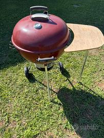 Weber mastertouch con appoggio e ciminiera