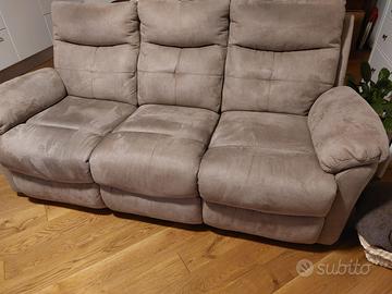 Divano 3 posti con 2 sedute relax