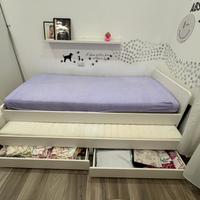 Letto doppio ikea con cassettiera e materassi