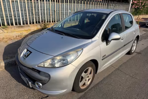 PEUGEOUT 207 1.4  8v 75 cv