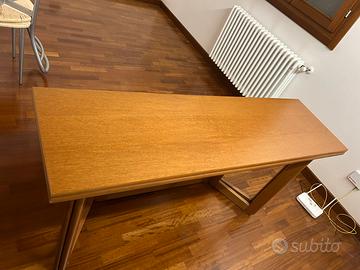 Tavolo in legno richiudibile