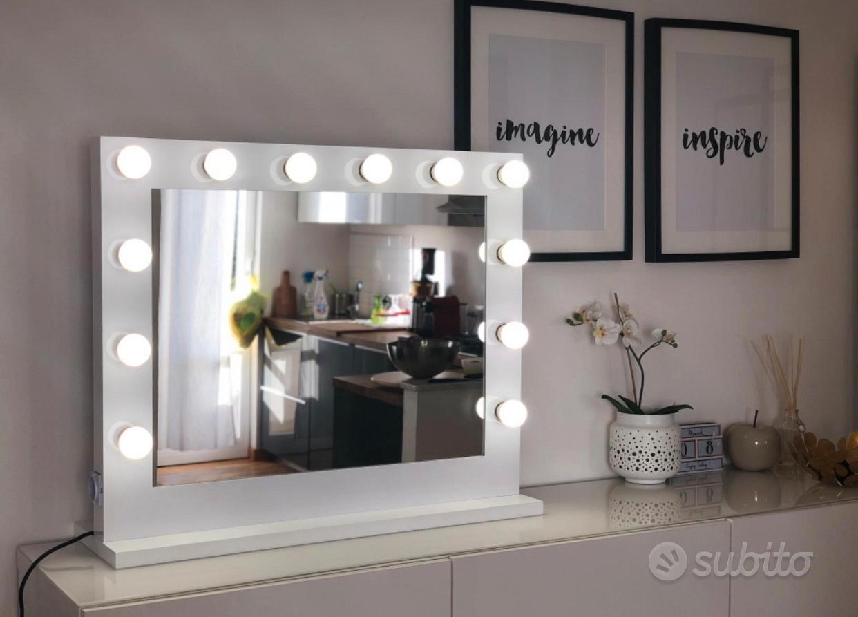 SPECCHIO HOLLYWOOD ILLUMINATO POSTAZIONE MAKE UP - Arredamento e Casalinghi  In vendita a Bari