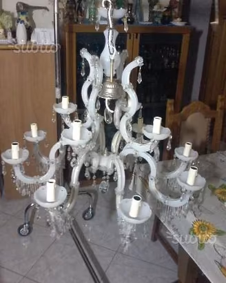 Lampadario 12 luci in vetro opalina vintage