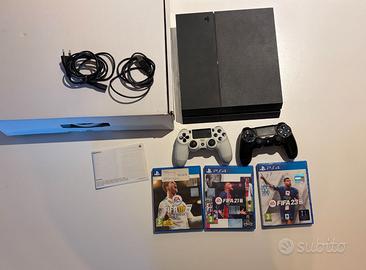 PlayStation 4 (PS4) 1TB (come nuova)+2 Joystick
