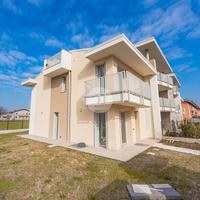 VILLA A SCHIERA D'ANGOLO A VILLAFRANCA DI VERONA