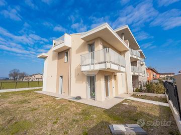 VILLA A SCHIERA D'ANGOLO A VILLAFRANCA DI VERONA