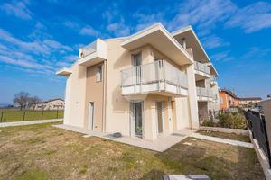 VILLA A SCHIERA D'ANGOLO A VILLAFRANCA DI VERONA