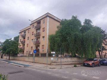 AMPIO QUADRIVANI PRESSI SCALA GRECA