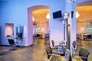 Postazione per parrucchieri e cabina estetica