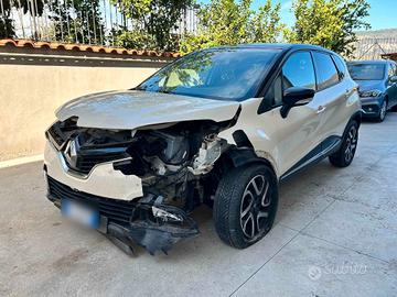 Renault Captur 1.5 dCi 90CV EDC - 2015 Incidentata