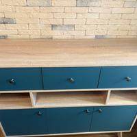 Una piccola cassettiera