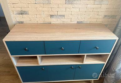 Una piccola cassettiera