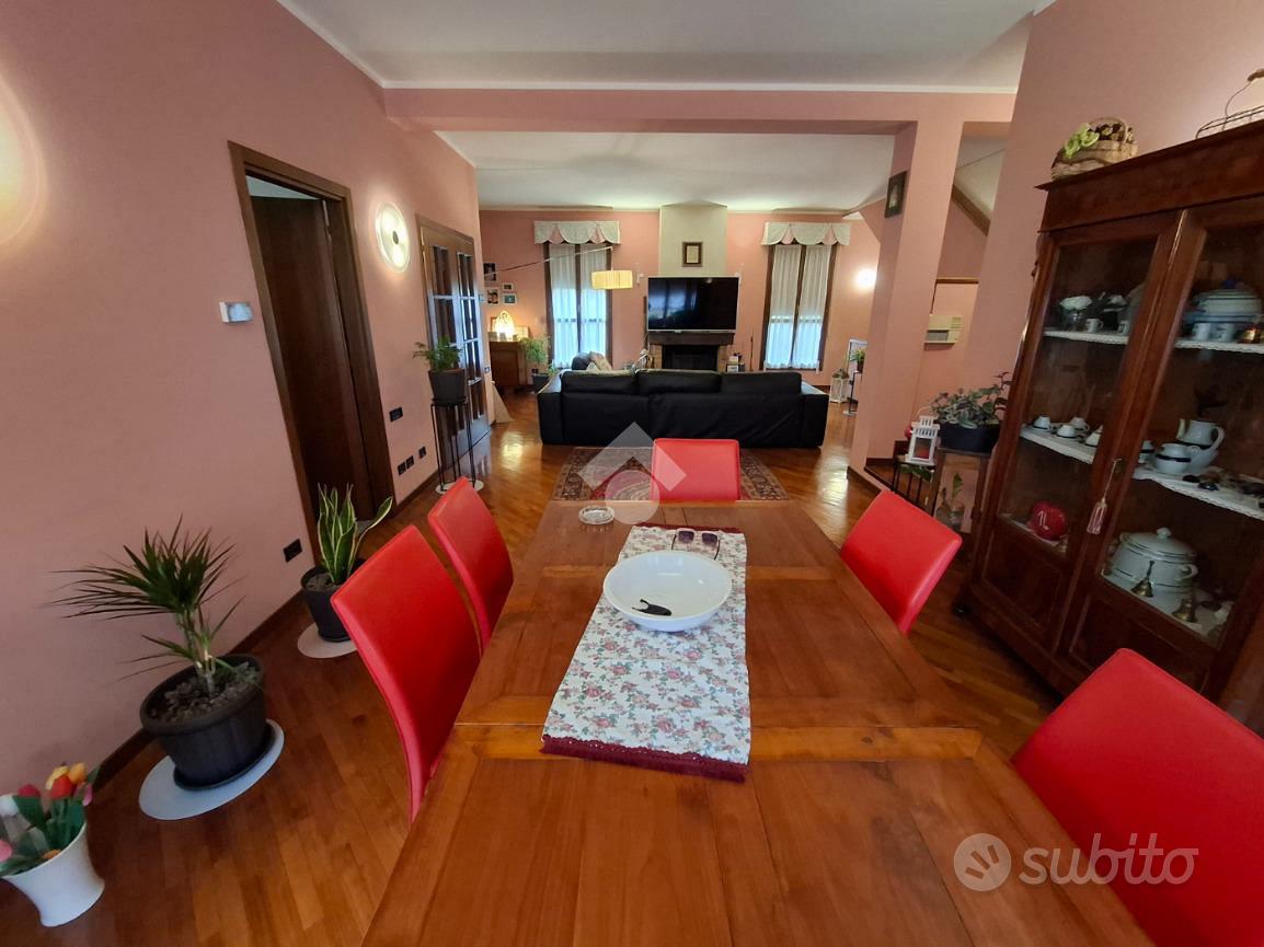 VILLA SINGOLA A CASTEL GUELFO DI BOLOGNA - Altro