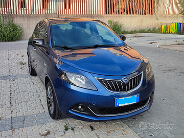 Lancia Y hybrid. Anno 2021. 20.000km