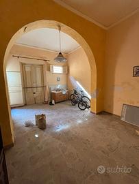 V/1301 Palazzina panoramica da ristrutturare