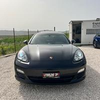 Porsche Panamera con tetto apribile come nuova